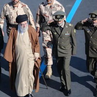 "تلغراف": "صراع داخلي" بين المسؤولين والأجهزة الأمنية في إيران خوفًا من "اختراق إسرائيلي"