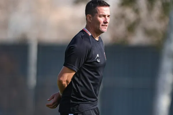 اوسمار، سرمربی پرسپولیس: بدون باکیچ و بیفوما، به دنبال اهداف خود برابر شمسآذر هستیم