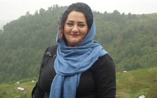 آتنا دائمی، کنشگر مدنی زندانی، بیش از ۲ ماه است از تماس تلفنی محروم شده