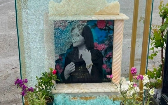 یک سالگی خیزش و فشار بر خانوادههای کشتهشدگان؛ سنگ مزارهایی که در امان نیستند