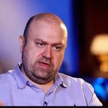 خانواده دانشمند هستهای اعدام شده: روزبه وادی پس از تهدید به شکنجه مادرش اعتراف کرد