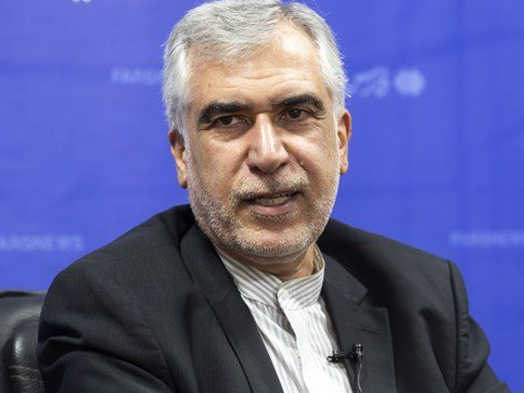 عضو کمیسیون امنیت ملی مجلس: ترامپ فکر میکند در مذاکرات پای میز پوکر نشسته است