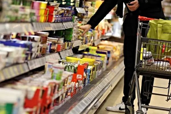 بسبب ارتفاع الأسعار والجوع.. زيادة سرقة المواد الغذائية في إيران