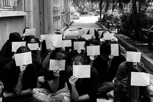 إعلام المرشد يتناسى قمع الطلاب الإيرانيين العنيف ويستغل احتجاجات الجامعات الأميركية