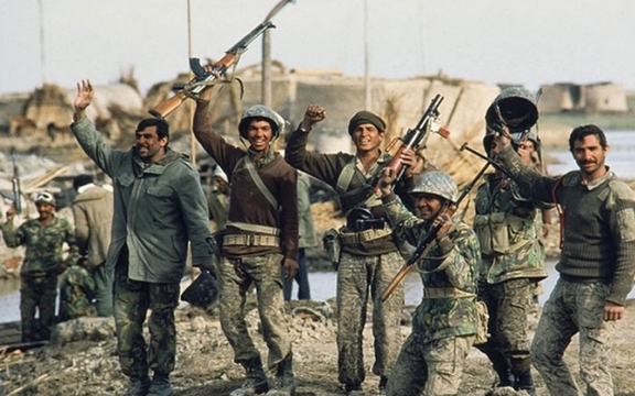 والاستریت ژورنال: ایران با تکیه بر تجربه جنگ با عراق در برابر اسرائیل ایستادگی میکند