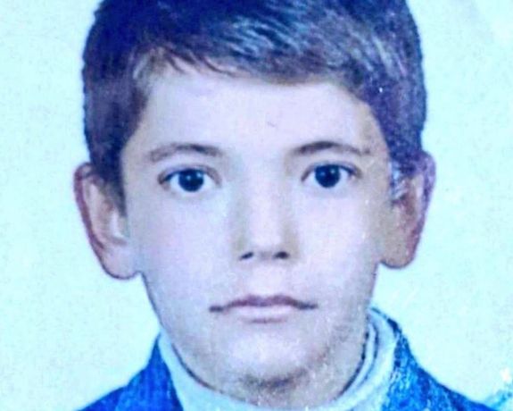 القضاء الإيراني يحكم بالسجن عامين ضد الطفل فرهاد نوايي بتهمة "التآمر لارتكاب جريمة"