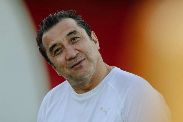 انتقاد خبر ورزشی از خداداد عزیزی؛ «لعنت به ۸ آذر و اسطورهای که فوتبال را به نفرت کشاند»