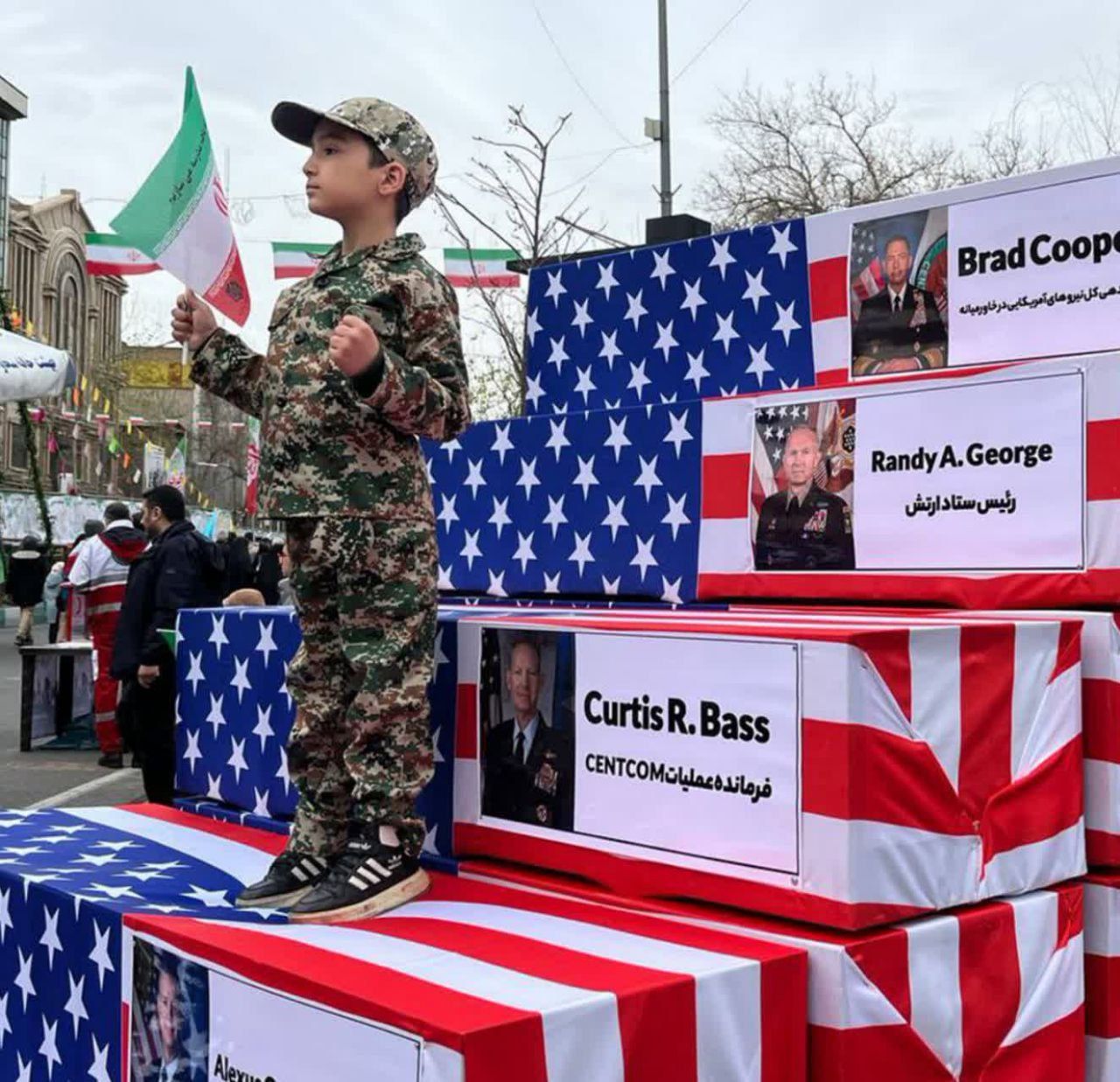 مراسم ۲۲ بهمن و تلاش حکومت برای بازسازی تصویر خود زیر سایه بحران فزاینده مشروعیت