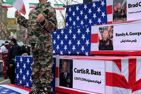 مراسم ۲۲ بهمن و تلاش حکومت برای بازسازی تصویر خود زیر سایه بحران فزاینده مشروعیت