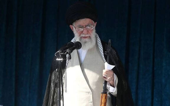 امام جمعه مشهد: رهبری علی خامنهای با زور و اسلحه نیست