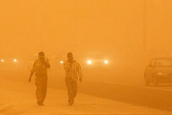 طوفان گردوغبار ۳۵۰ نفر را در سیستان و بلوچستان روانه بیمارستان کرد، استان مرکزی تعطیل شد