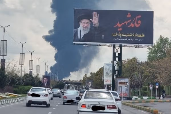 رسانههای ایران از چندین انفجار در حوالی فرودگاه مشهد، در صبح پنجشنبه خبر دادند