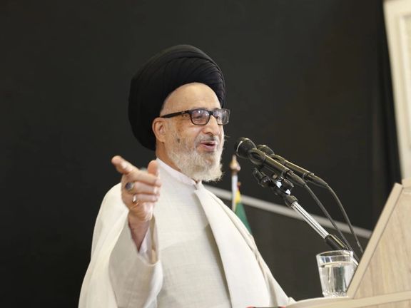 امام جمعه شیراز: کمر دلار در حال شکستن است