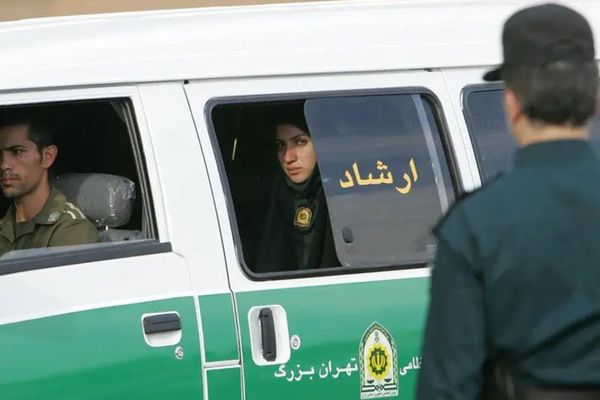 لجنة حقوق الإنسان التابعة للأمم المتحدة تطالب إيران بحل "شرطة الأخلاق"