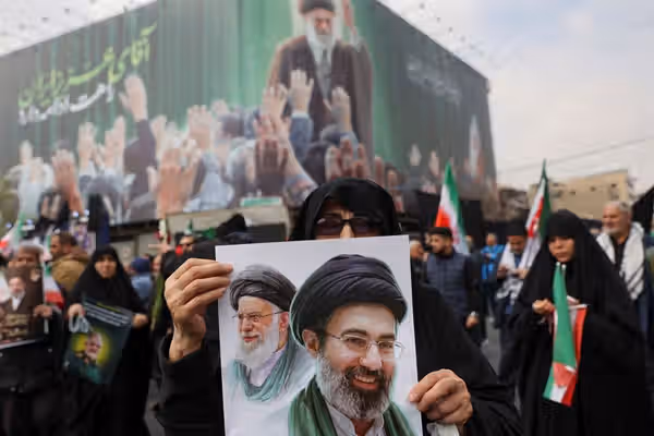 توريث وتزوير.. وثيقة سرية: الحرس الثوري مارس ضغوطًا لفرض تعيين مجتبى خامنئي مرشدًا لإيران