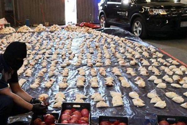 تهريب مخدرات واغتيال وخطف معارضين.. الحرس الثوري ينتهك سيادة الدول بعصابات عابرة للحدود