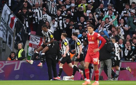 لیورپول ۱-۲ نیوکسل؛ هفته کابوسوار تکمیل شد، کارابائو کاپ هم به لیورپول نرسید