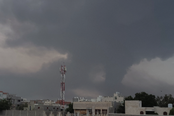 حزب الله.. الدرع التي سقطت من يد خامنئي