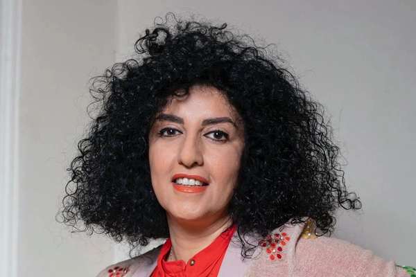 "هيومن رايتس" تدعو للإفراج غير المشروط عن الناشطة الإيرانية الحائزة على نوبل نرجس محمدي