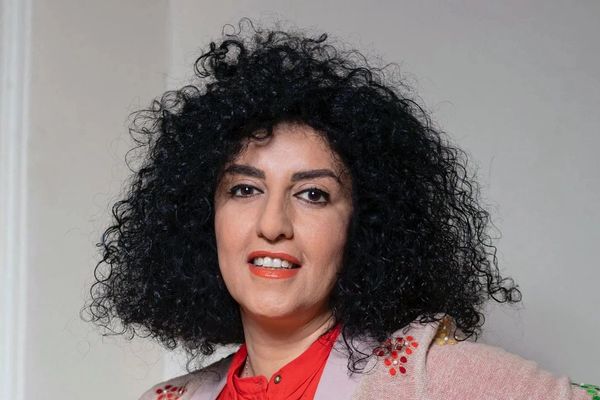 "هيومن رايتس" تدعو للإفراج غير المشروط عن الناشطة الإيرانية الحائزة على نوبل نرجس محمدي