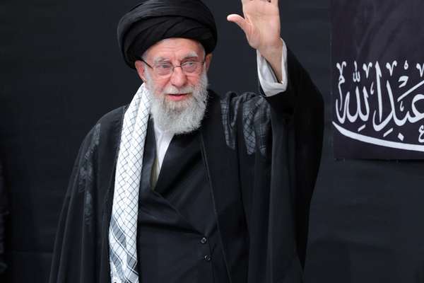  مجلس النواب الأميركي: خامنئي ديكتاتور "يدوس" على أجساد الإيرانيين المطالبين بالتغيير