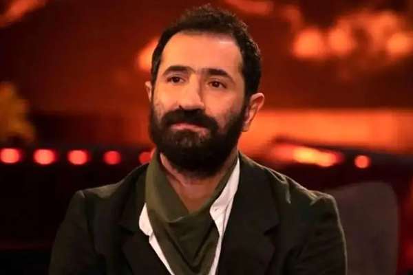 ایمان صفا به محمدحسین میثاقی: چرا وقتی ۱۲ سال صندلی نداشتی و سرپا بودی، در خانه ننشستی؟