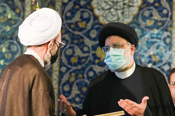 Fast Rising Prices Overshadow All Issues In Iranian Politics
