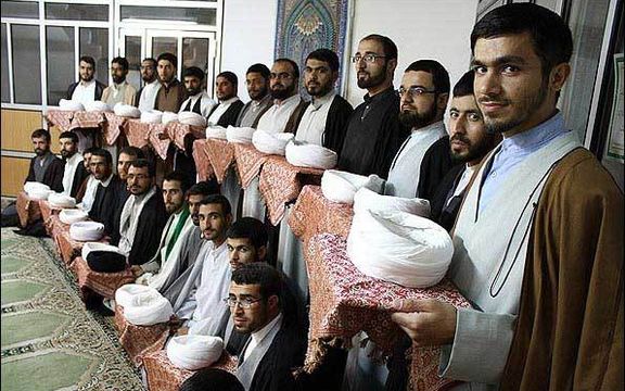 مقام حوزه علمیه: از ماه آینده حمایت معیشتی از طلاب و روحانیون در حال تحصیل افزایش مییابد