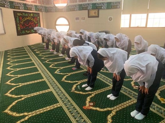 عضو مجمع مدرسین حوزه علمیه: وظیفه آموزش و پرورش فراهم کردن امکان تحصیل است نه ترویج نماز