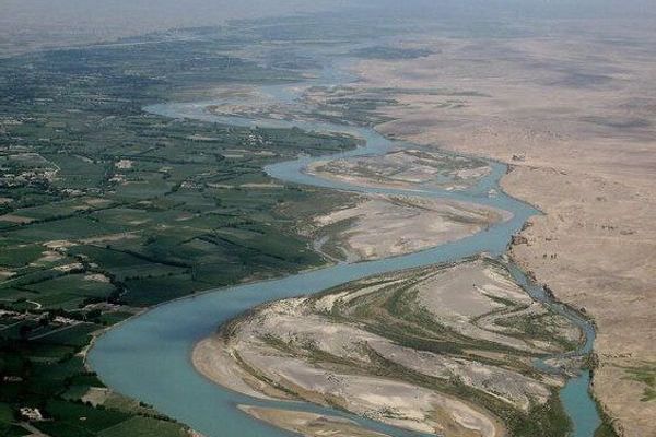 لعدم وصول حصة إيران من نهر هيرمند..200 برلماني إيراني يحذرون من كارثة إنسانية في بلوشستان