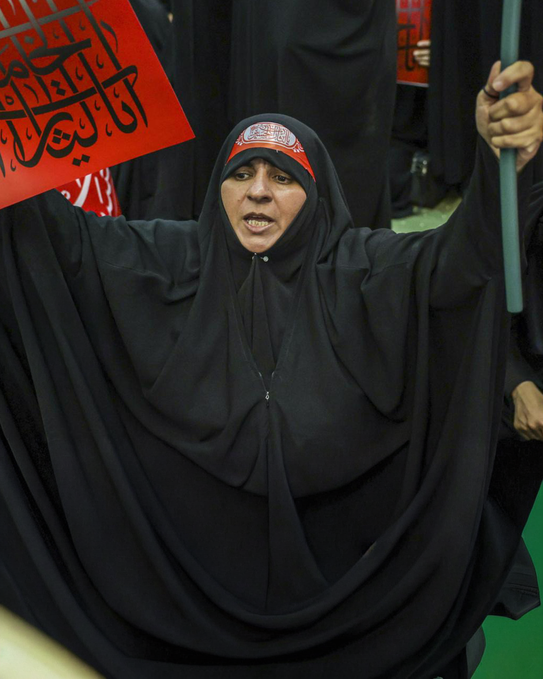 "كيهان" الإيرانية: لا يمكن تجاهل "إضعاف الحجاب والعفاف" بذريعة الأوضاع المعيشية