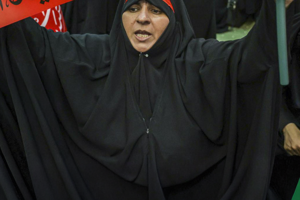"كيهان" الإيرانية: لا يمكن تجاهل "إضعاف الحجاب والعفاف" بذريعة الأوضاع المعيشية