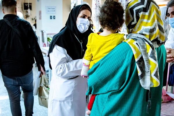 وفاة 13 شخصًا وإصابة أكثر من 13 ألفًا بالإنفلونزا في "يزد" و"كردستان" بإيران