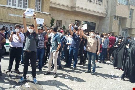 بیانیه تشکلهای صنفی فرهنگیان: برخورد خشن پلیس با دانشآموزان معترض رذیلانه بود