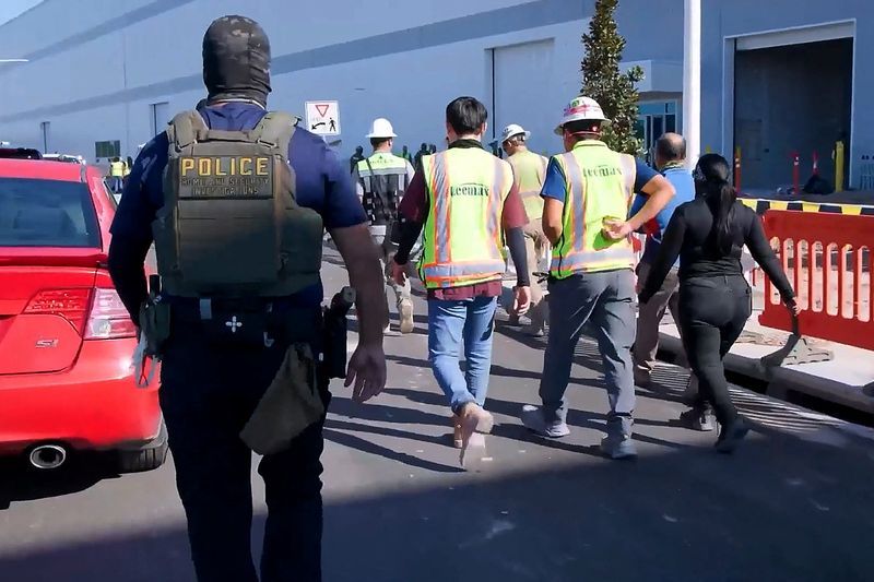 یورش ماموران اداره مهاجرت، پروژه کارخانه هیوندای در جورجیا را ماه‌ها عقب انداخت