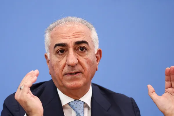 شاهزاده رضا پهلوی: باید اطمینان یابیم که مردم ایران فرصتی برای بازگشت به خیابانها دارند