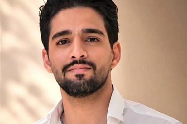 رصاصة أمنية في العنق أصابته بالشلل.. تفاصيل مقتل شاب إيراني في احتجاجات طهران