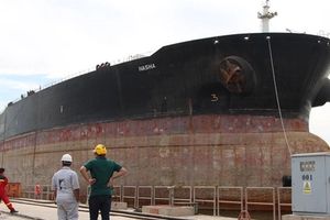 جمهوری اسلامی برای مهار مازاد نفت به سراغ نفتکشهای فرسوده رفت