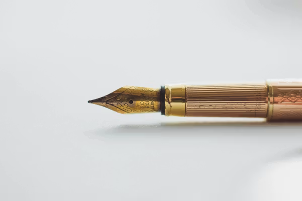 روز جهانی نویسندگان در بند؛ نوشتن جرم نیست