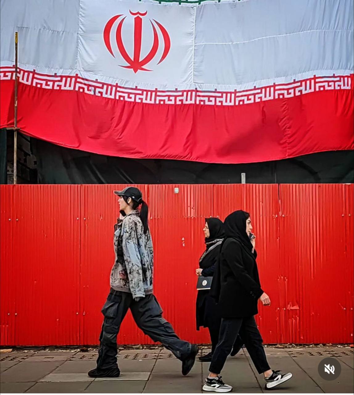 پس از جنبش «زن، زندگی، آزادی» زندگی روزمره زنان خود به مبارزه تبدیل شده است