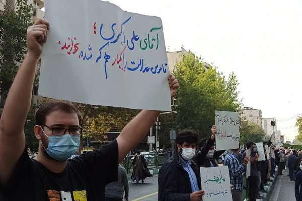 Hardliner Student Union Protests Against 'Dictated' Sermons In Iran