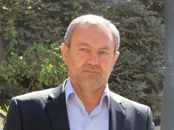 یکی از فرماندهان پیشین سپاه پاسداران از ضرب و جرح خود در بازداشتگاه وزارت اطلاعات خبر داد