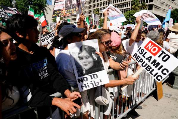 The Role Of 'Players In The Middle' In Iran's Political Landscape