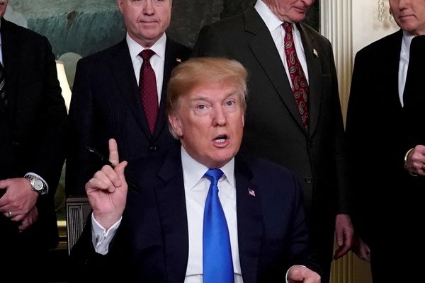 ترامب بشأن احتمال الحرب مع إيران: كل شيء ممكن