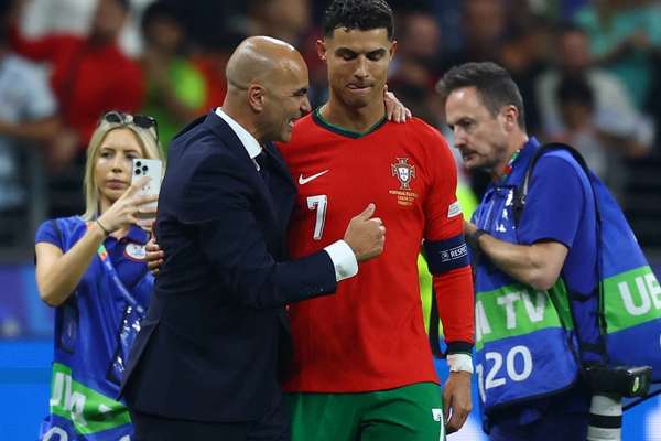 سرمربی پرتغال درباره اخراج رونالدو: کارش آنقدر هم بد نبود، دوربینها بدتر نشان دادند