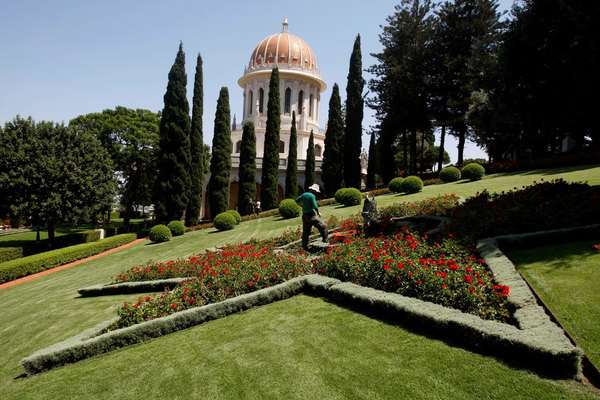 Iran uses courts to intensify persecution of Baha’is, rights groups say