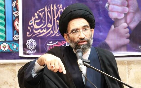 نماینده خامنهای در کاشان: دعا و اطاعت از خامنهای راه حل مشکلات کشور است