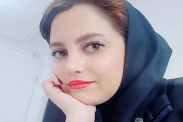السجينة السياسية الإيرانية شكيلا منفرد تضرب عن الطعام والدواء احتجاجا على سوء المعاملة