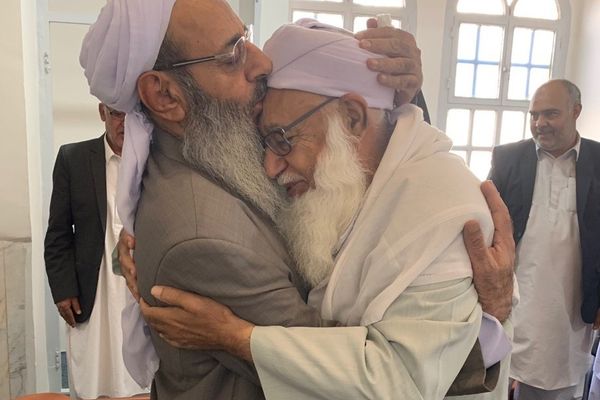 عبدالحميد لخامنئي: إقالة الخطيب السني "كركيج" من إمامة الجمعة في آزادشهر غير مبرر