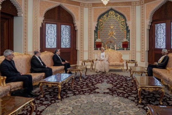 سي بي إس نيوز: تقدم في المباحثات العُمانية الإيرانية بشأن إعادة فتح مضيق هرمز